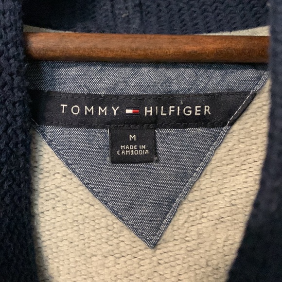 Men’s Navy Tommy Hilfiger button-up cardigan. - Picture 4 of 5